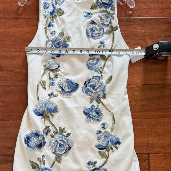 NWT Alice & Olivia Clyde Embellished Sleeveless Dress Size 2 - Picture 9 of 10